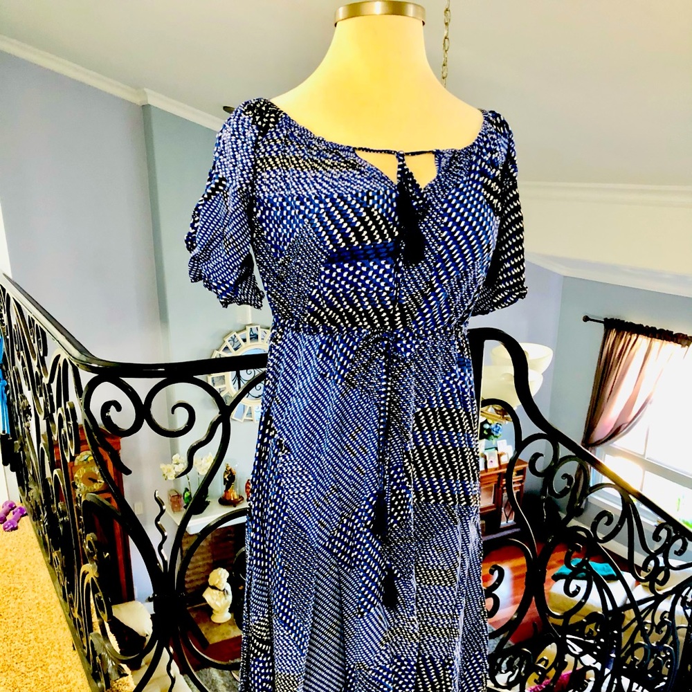 Fun-Flutter ruffle sleeve midi dress
